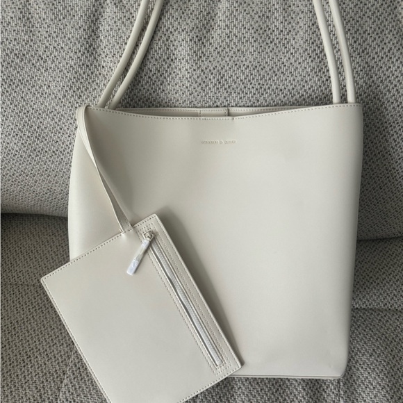 COPY - COPY - Charles and Keith leia tote bag- BRAND NEW WITH TAGS - Picture 9 of 11